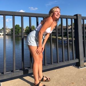 Meet your Posher, Olivia